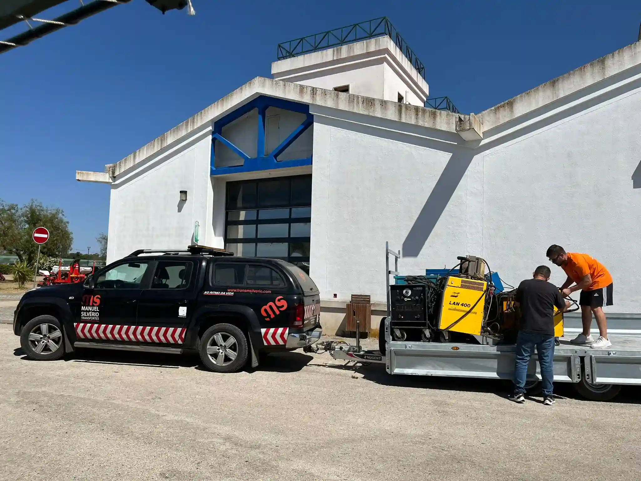 reboque-ligeiro-cargas-urgentes-pequena tonelagem